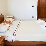 Vila Aliaj Cozzy Room For 2