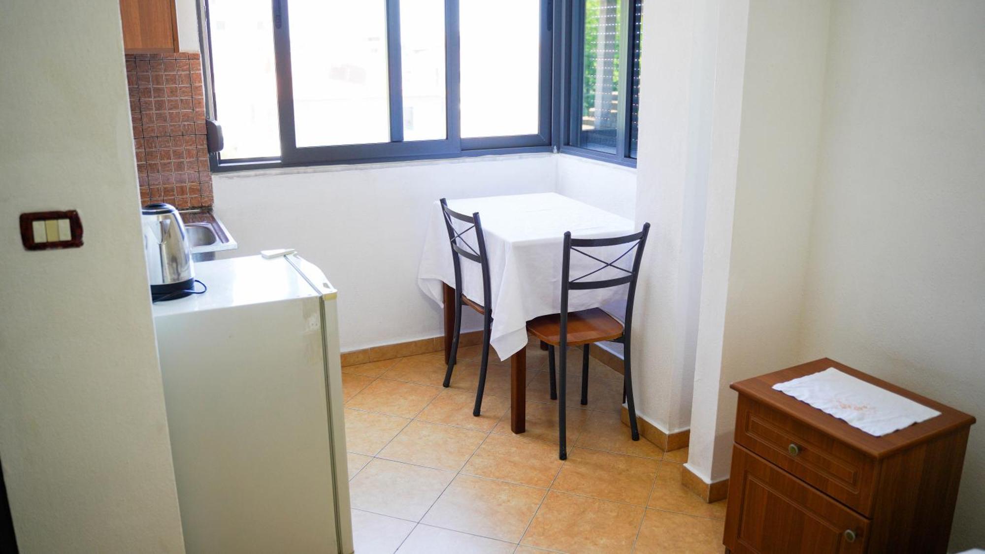 Vila Aliaj Cozzy For 2 *
